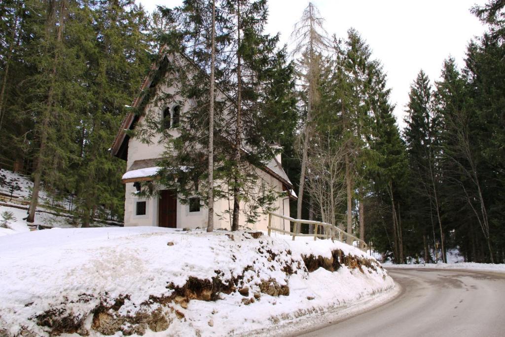 Garni Biancaneve Ruffre-Mendola Bagian luar foto