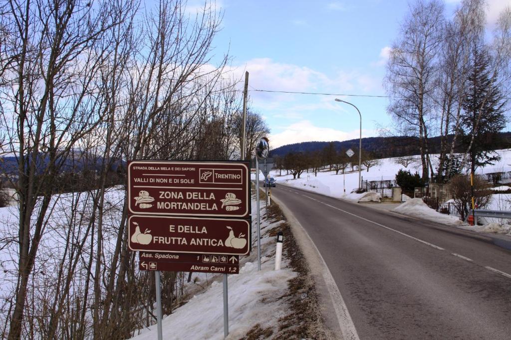 Garni Biancaneve Ruffre-Mendola Bagian luar foto