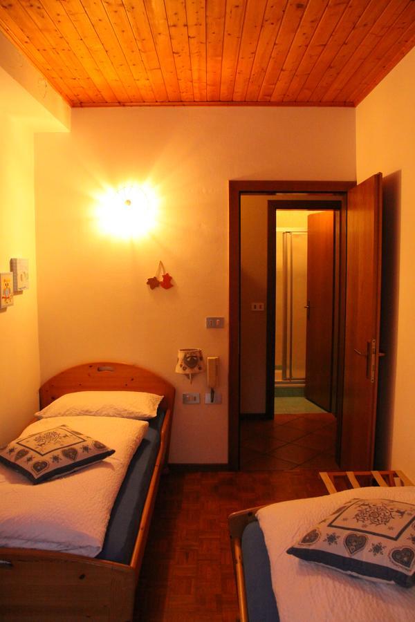 Garni Biancaneve Ruffre-Mendola Bagian luar foto